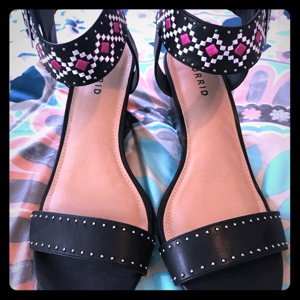 Torrid Mini Wedges 10.5 Wide